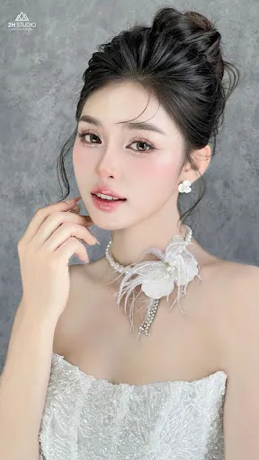 Tone make up cô dâu nude trong suốt 