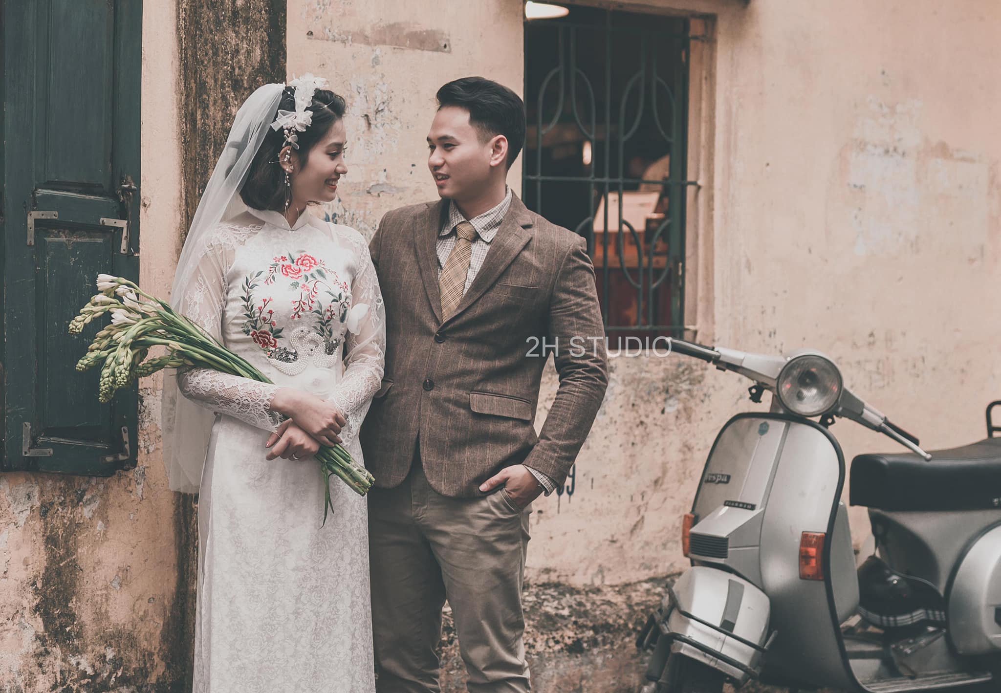 Chụp ảnh cưới áo dài xưa đầy cảm xúc