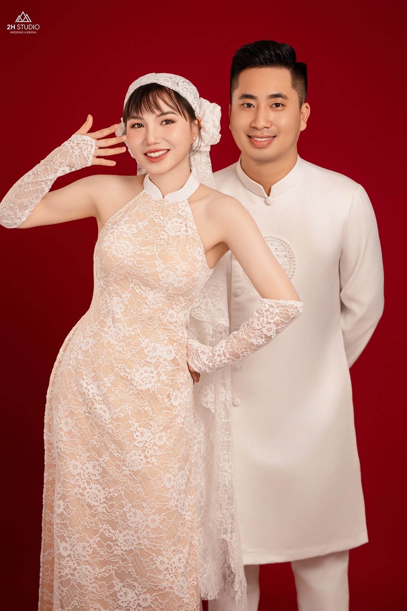 Phông nền trơn tạo nên bức ảnh cổ điển nhưng rất sang trọng