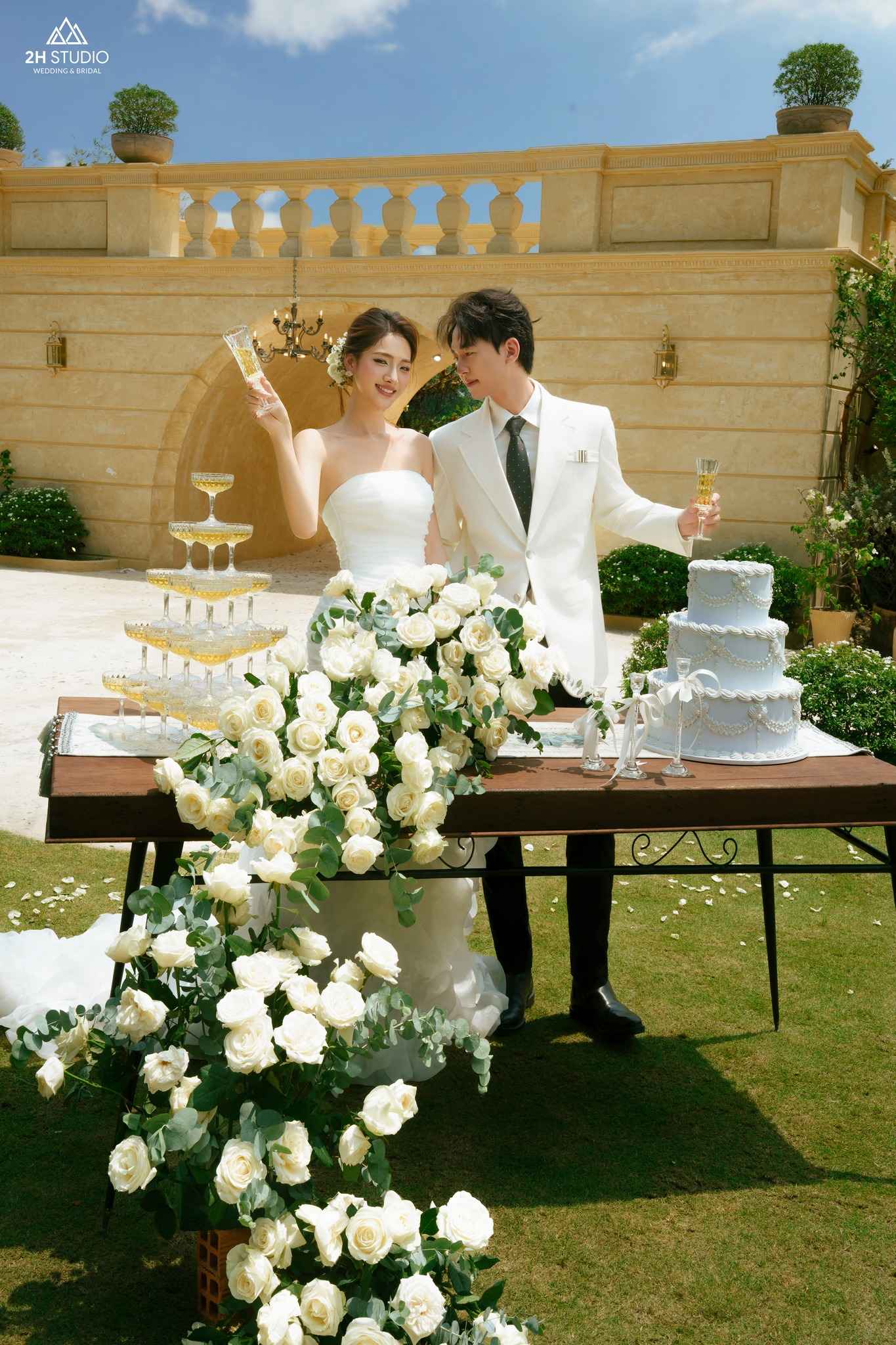 Bộ ảnh cưới hiện đại sang trọng