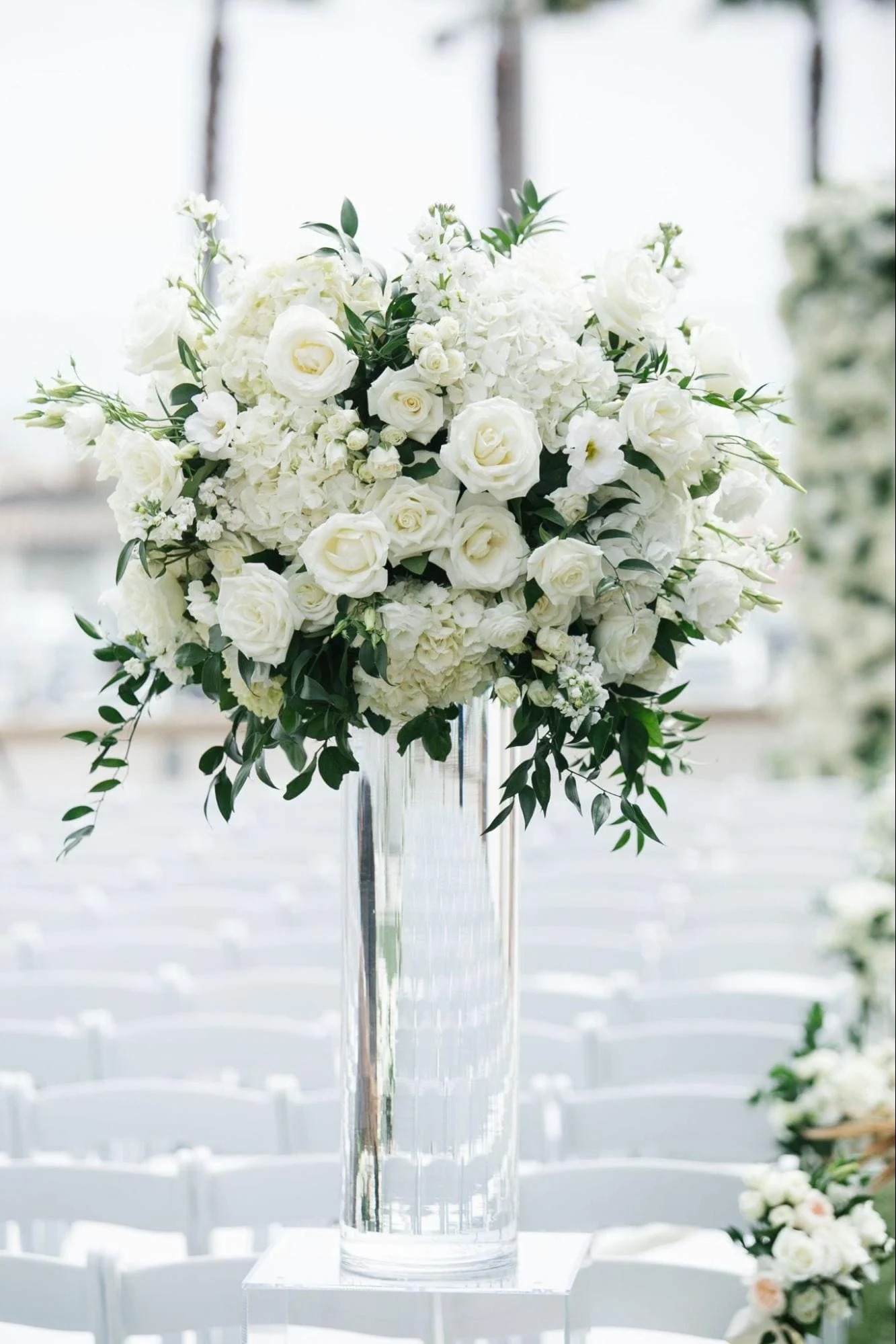 Lãng hoa để bàn đám cưới phổ biến 