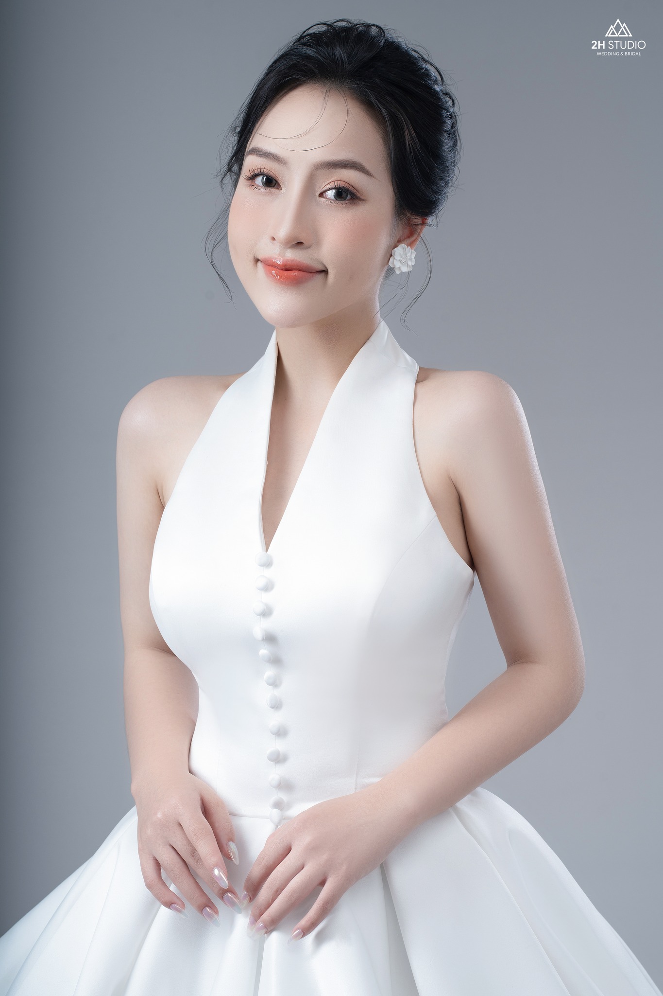 Vẻ đẹp cuốn hút cá tính với tone trang điểm màu cam cháy