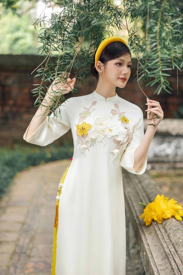 Những lưu ý quan trọng khi phối màu áo dài và quần