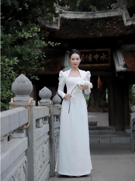 Áo dài cổ vuông tay phồng