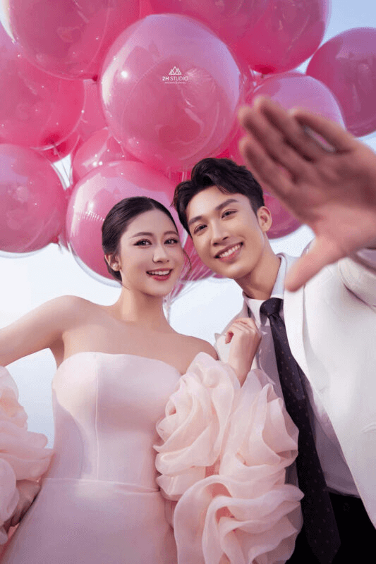 Gửi lời mời đám cưới thông qua hình ảnh của cô dâu và chú rể