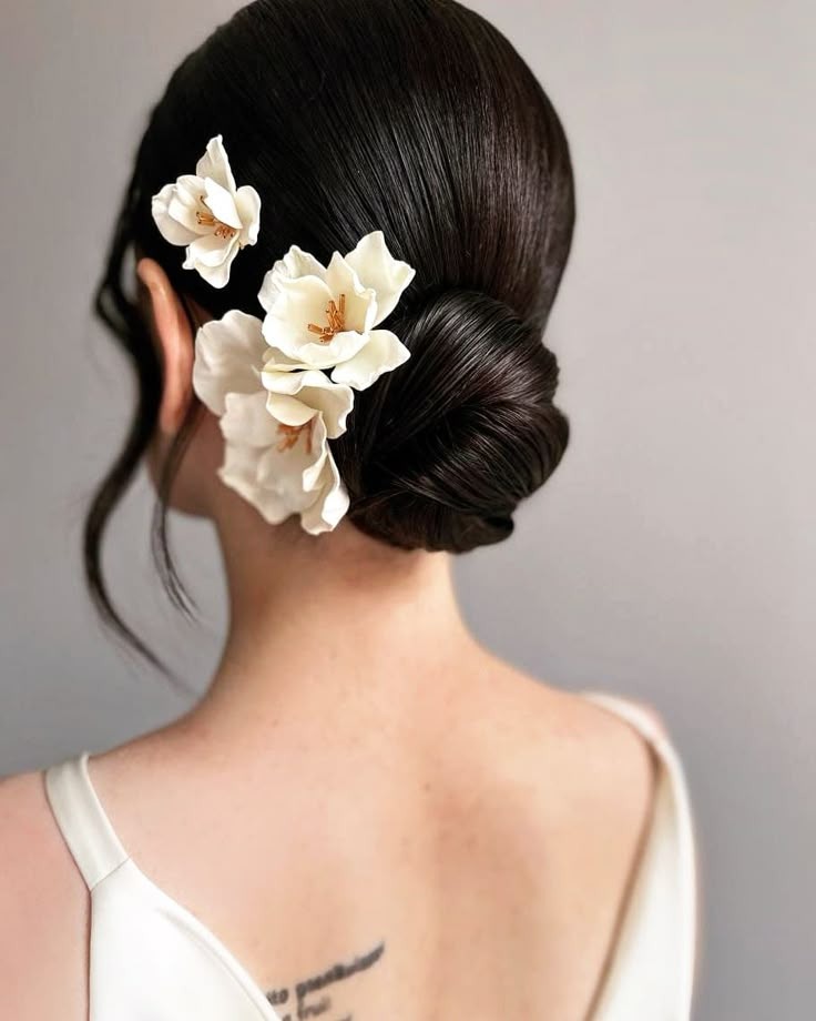 Kiểu tóc búi thấp