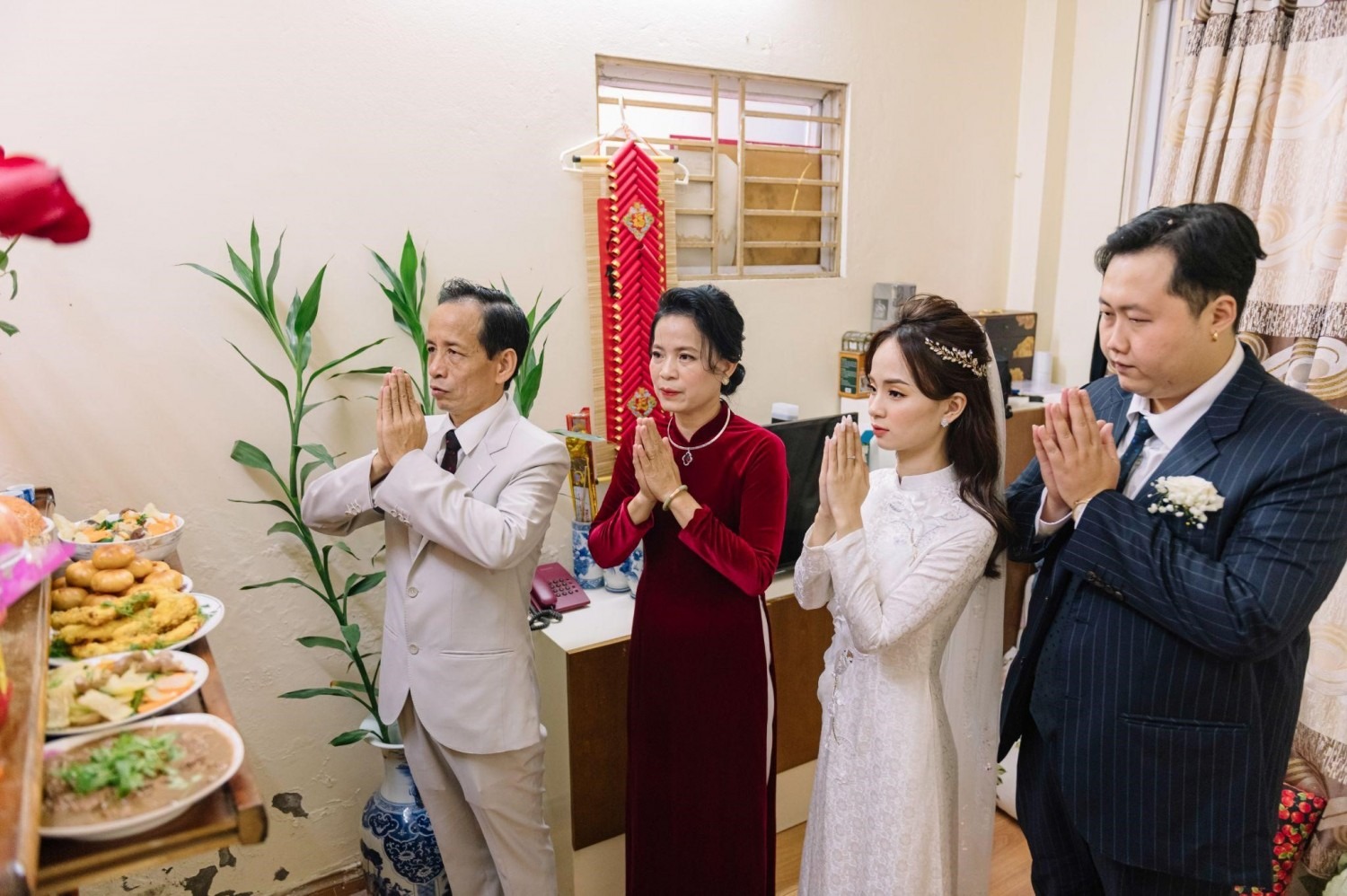 Nghi thức dâng hương tổ tiên