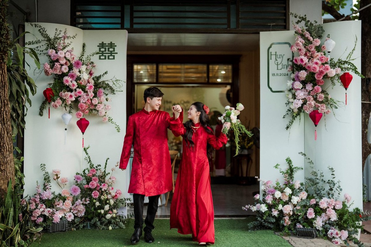 Thực hiện nghi thức đám cưới