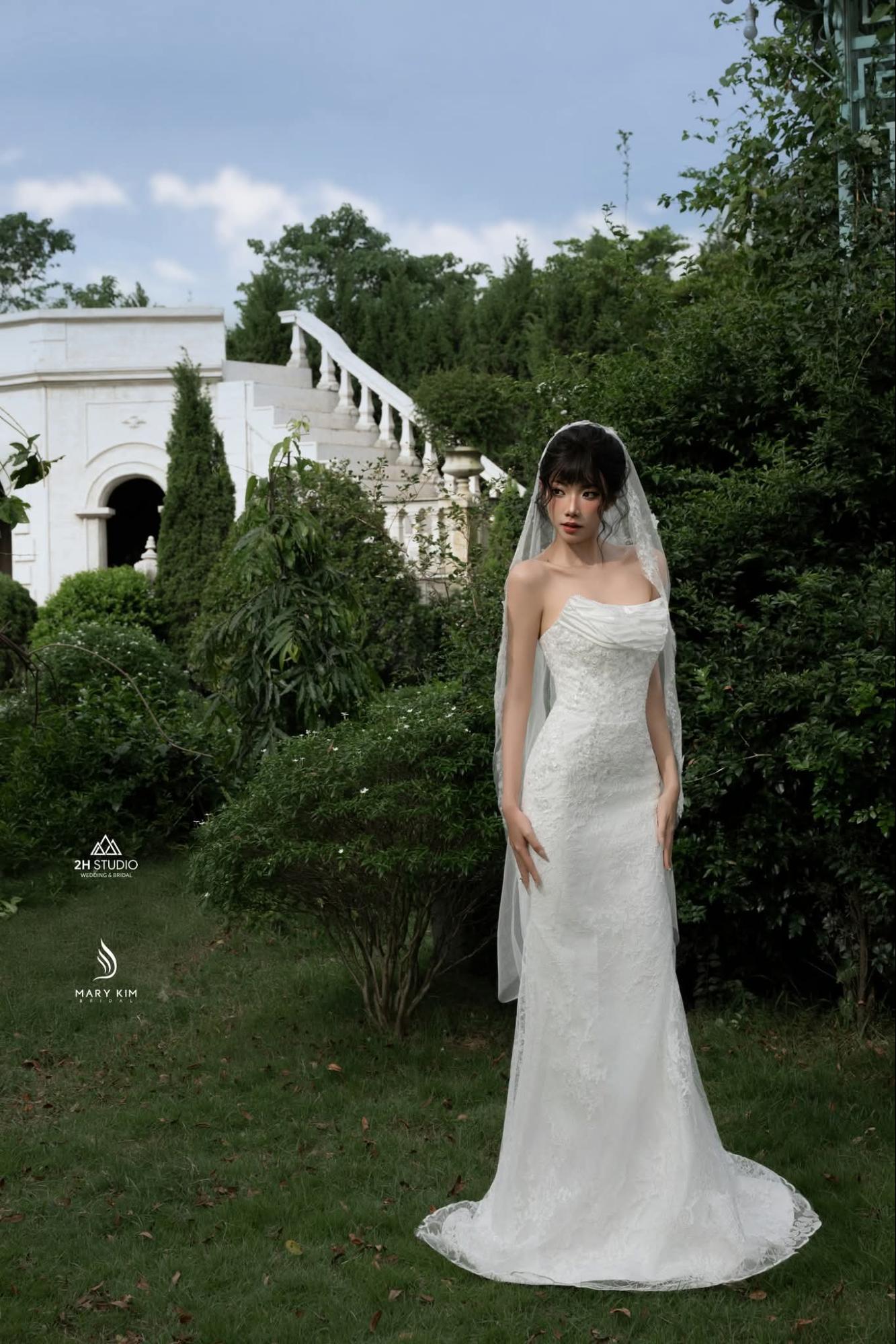 Váy cưới hở lưng đuôi cá quyến rũ 1