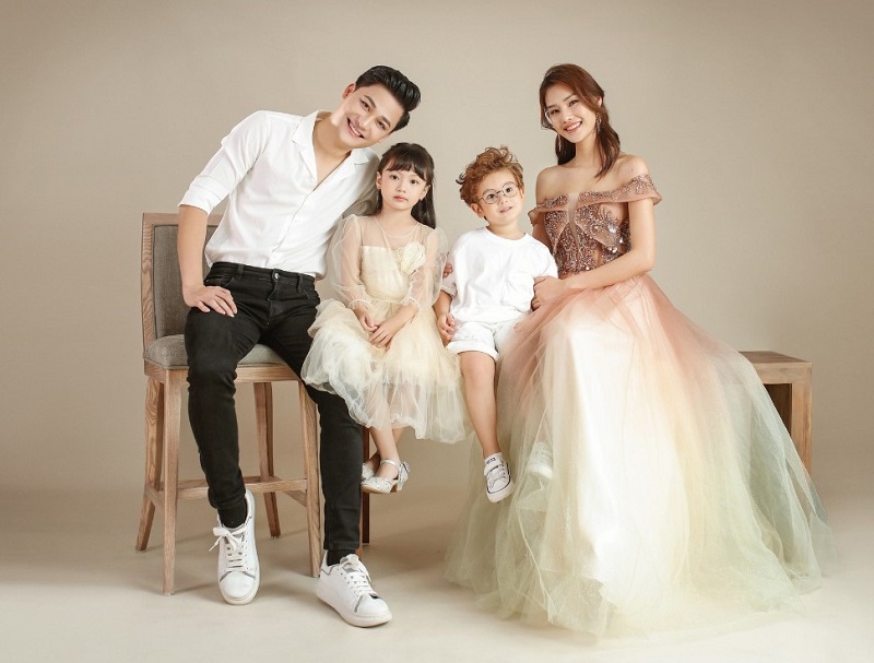 Concept chụp hình gia đình tự nhiên
