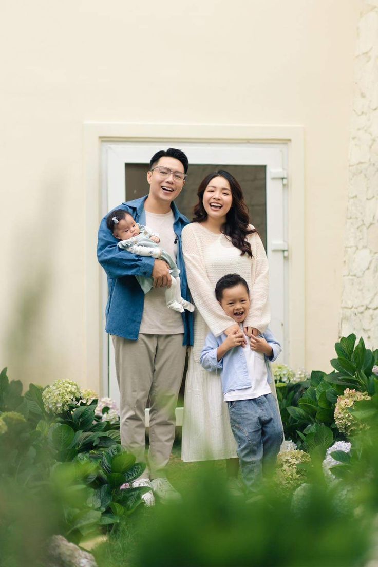 Concept chụp hình gia đình 4 người