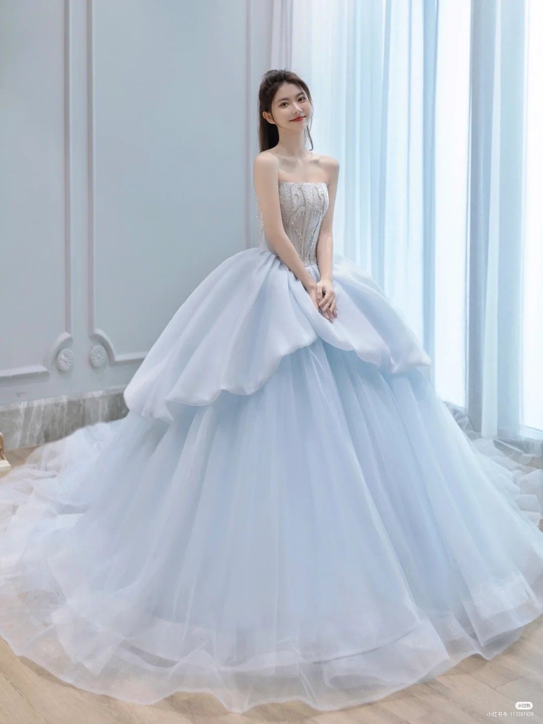 Một vài lưu ý khi chọn váy cưới màu xanh cho cô dâu