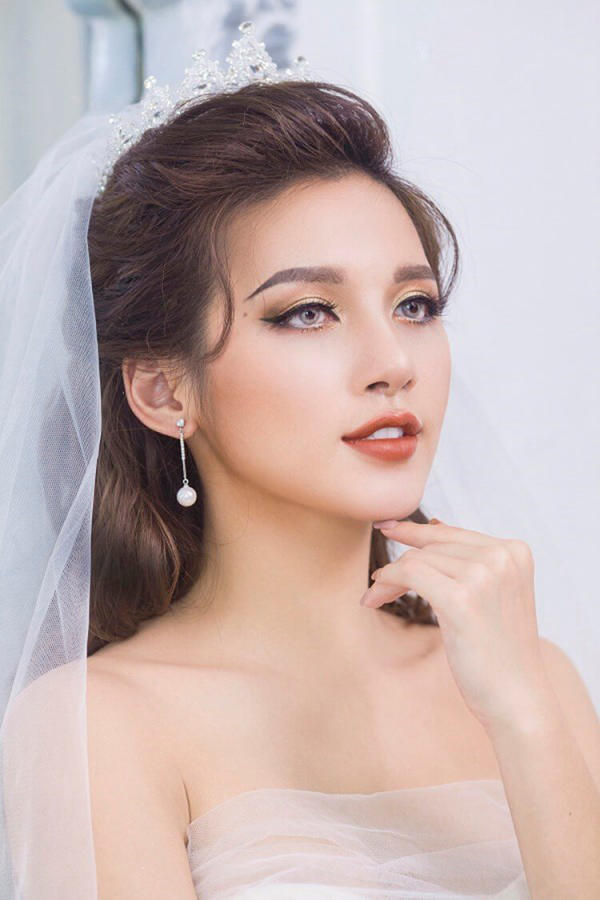 Makeup cô dâu kiểu tây hóa
