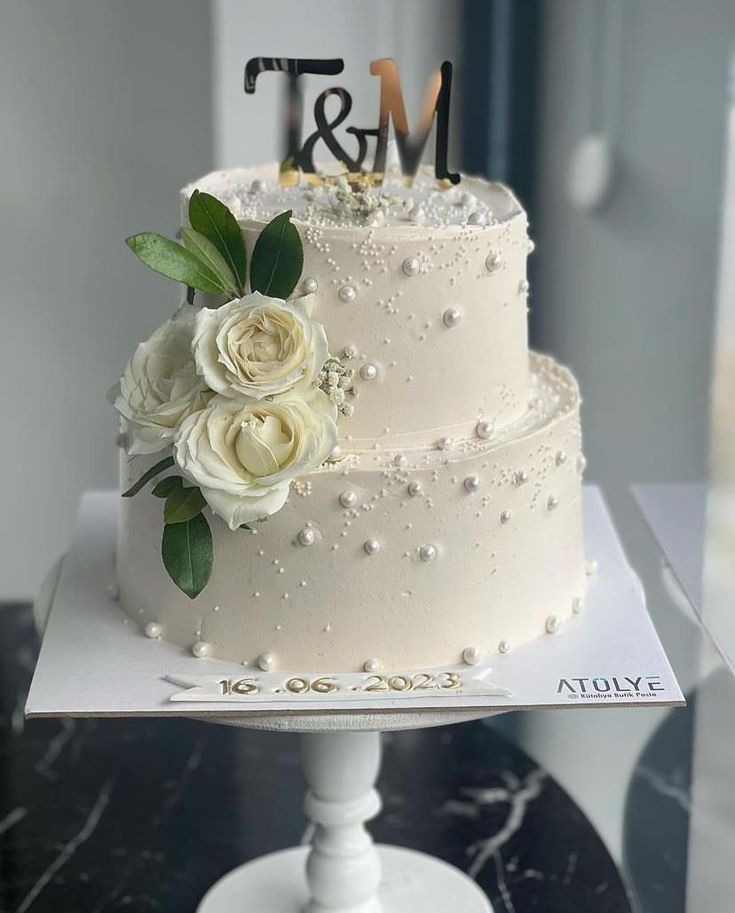 Mẫu bánh cưới đơn giản