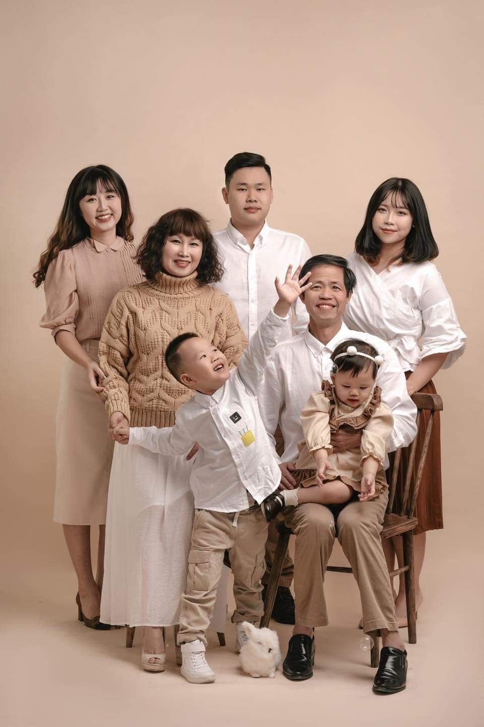 Nên chọn trang phục gì khi chụp ảnh gia đình?