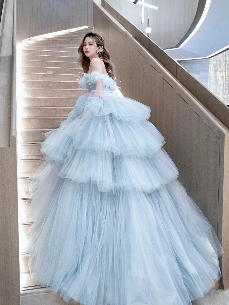 Váy cưới màu xanh pastel