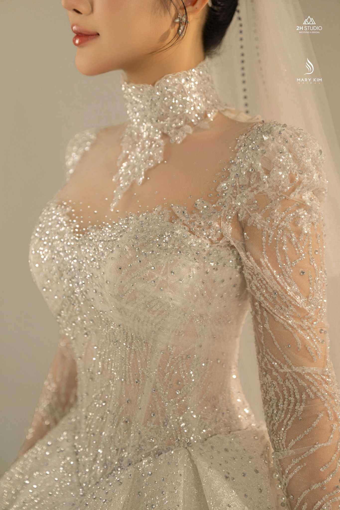 Váy cưới đính đá cao cấp tại 2H STUDIO
