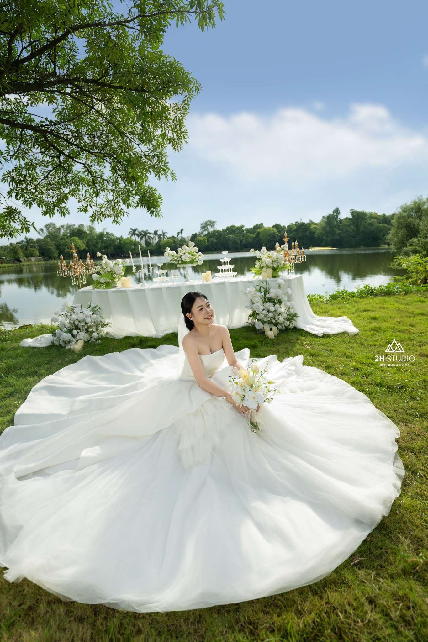 Địa chỉ uy tín cho váy cưới xếp tầng