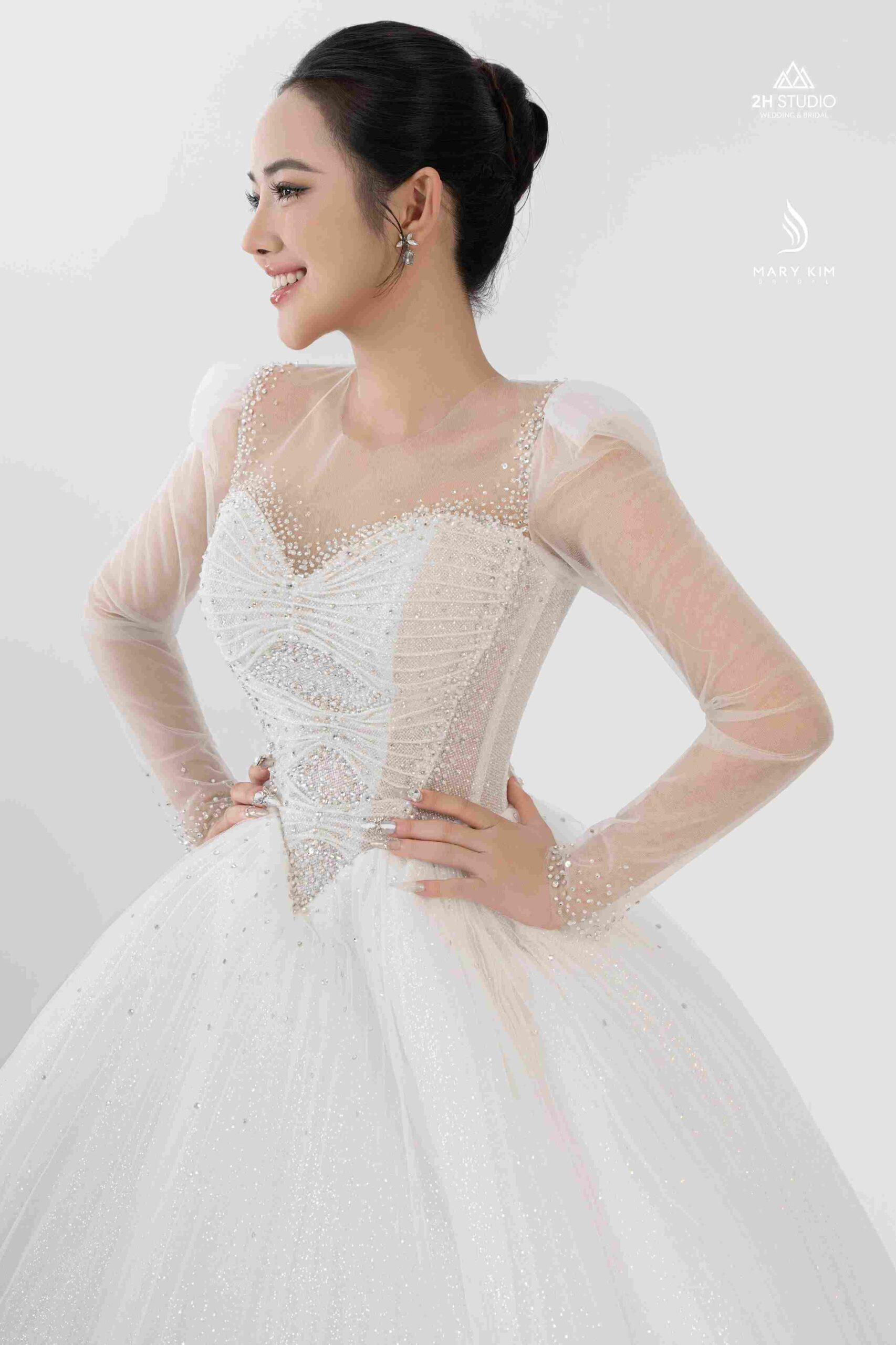 Váy cưới công chúa đính đá