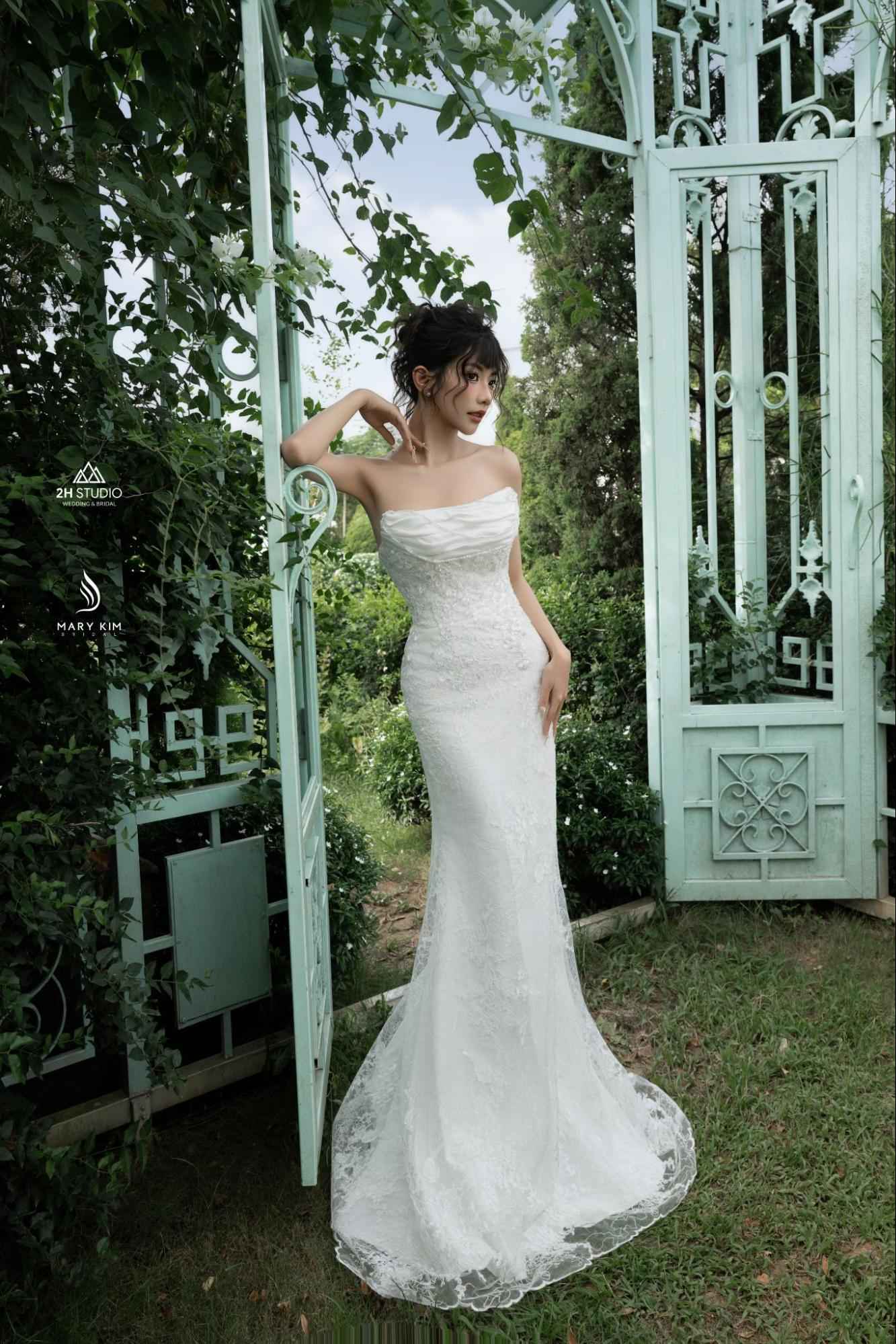 Váy cưới đuôi cá quyến rũ