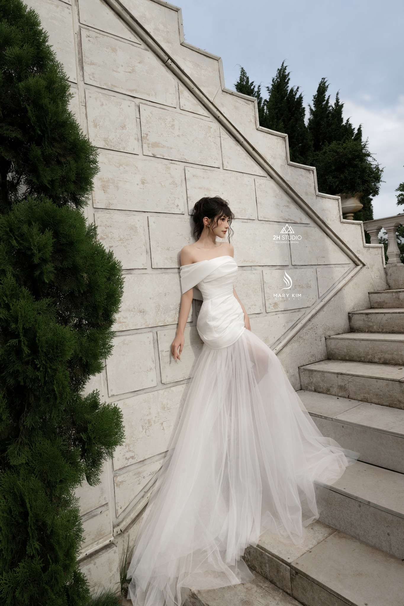 Váy cưới đuôi cá xếp tầng 3