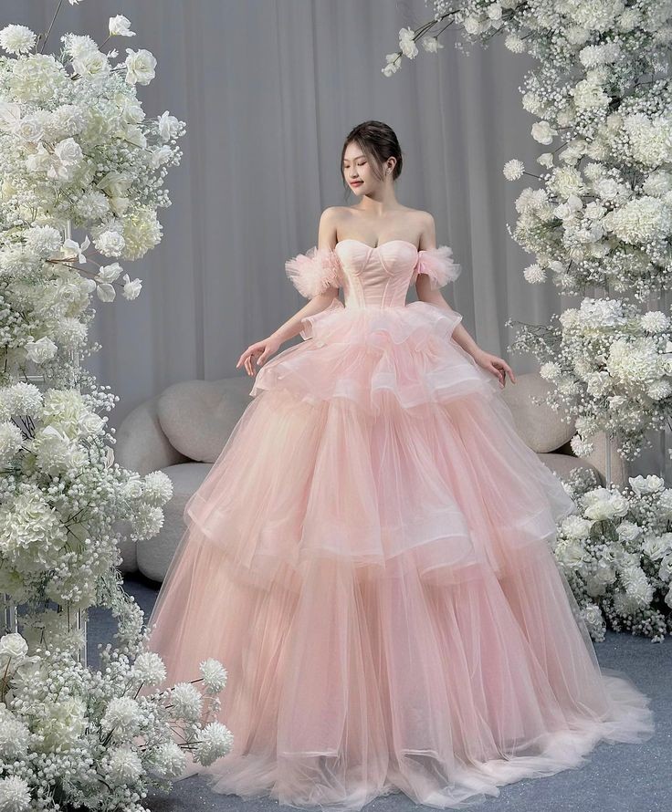 Váy cưới màu hồng pastel nhẹ nhàng