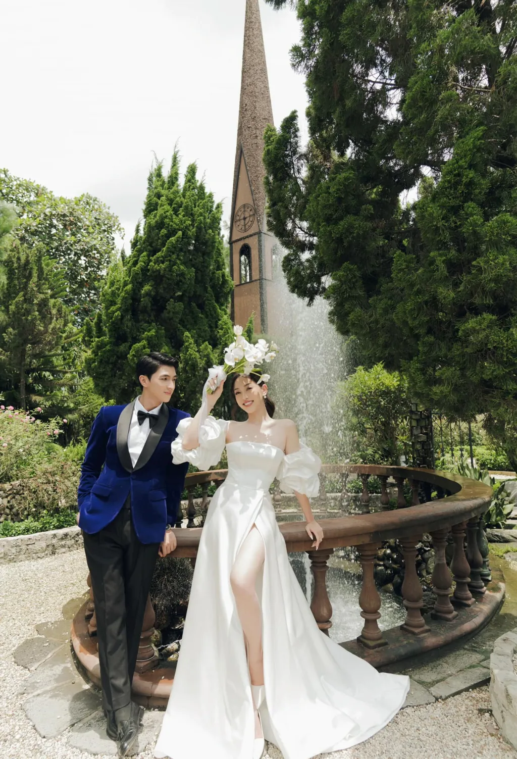 Chụp ảnh cưới ở rừng thông cổ điển