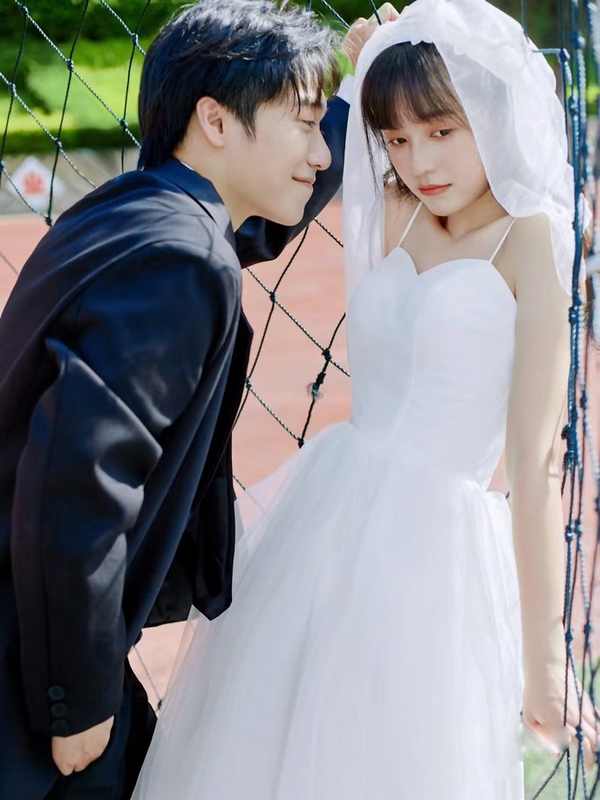 2H STUDIO – Địa chỉ chụp ảnh cưới tại sân bóng chuyên nghiệp