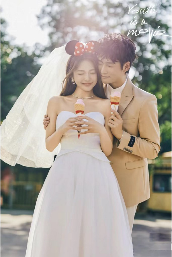 Chụp ảnh cưới tại sân bóng đẹp 