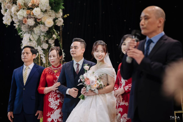 MC mời làm nghi lễ cưới