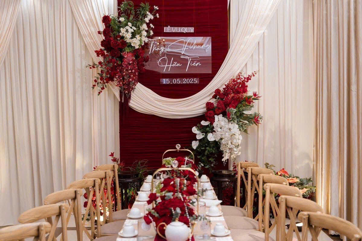 Phông ăn hỏi truyền thống