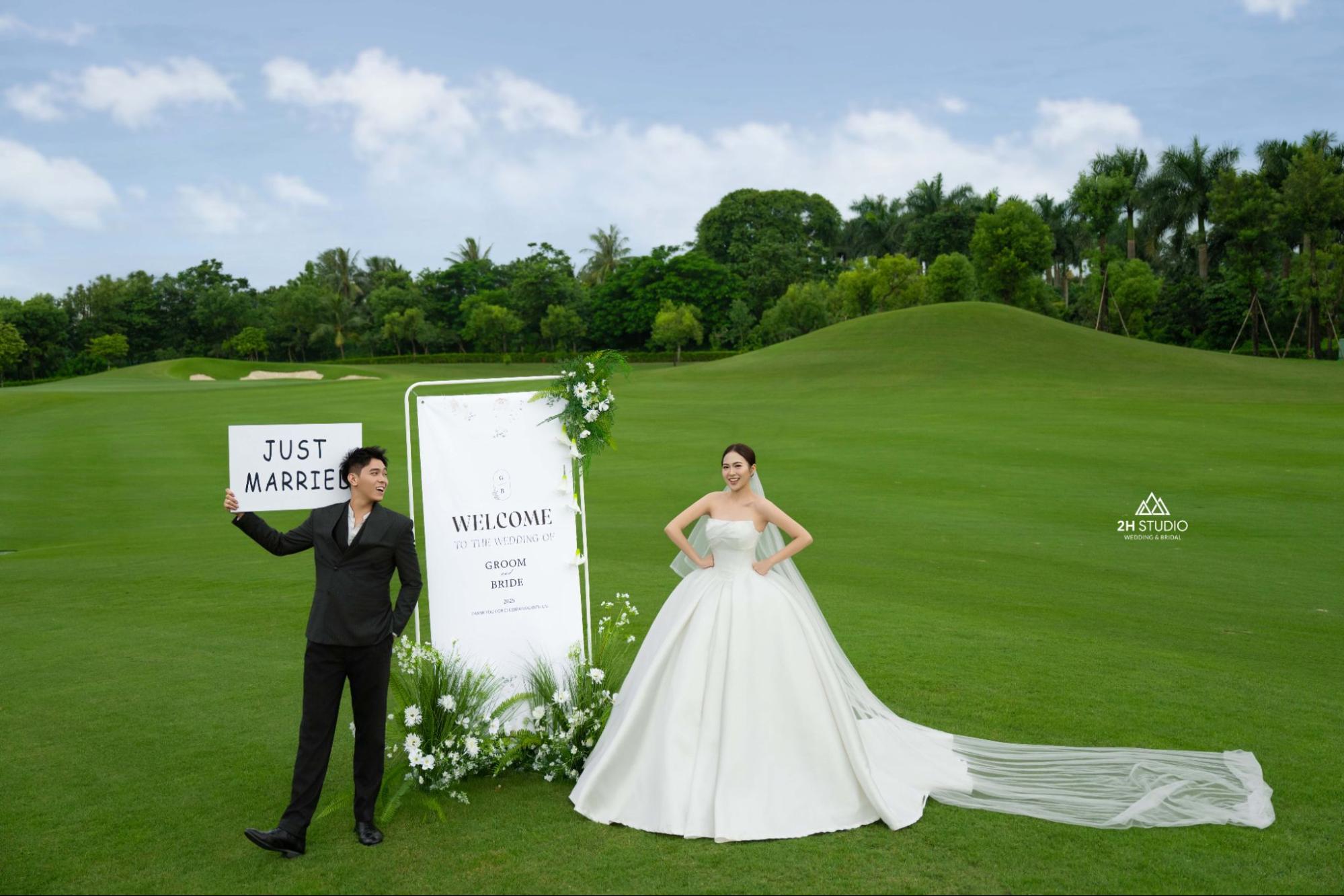 Mỗi bộ ảnh cưới tại 2H Studio đều được chăm chút tỉ mỉ