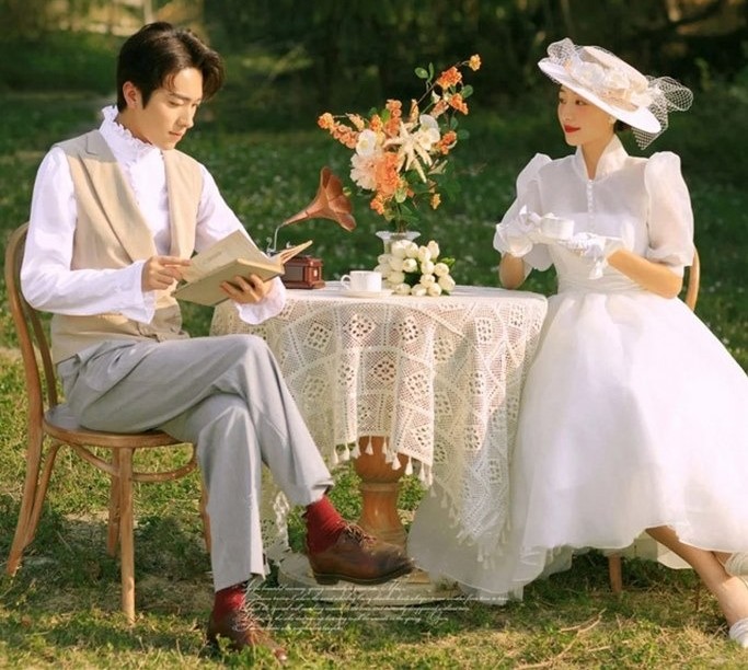 Tạo dáng ngồi – Thanh lịch chuẩn phong cách quý tộc