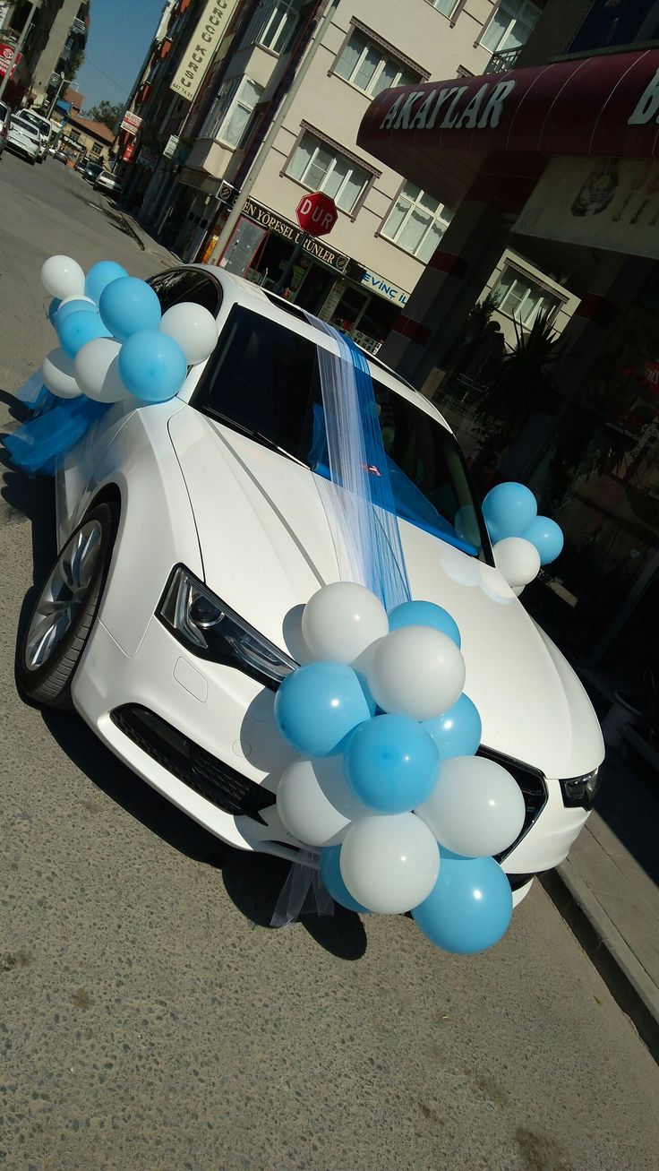 Trang trí xe hoa bằng bong bóng