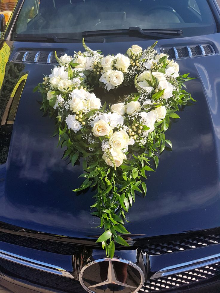 Trang trí xe hoa hình trái tim