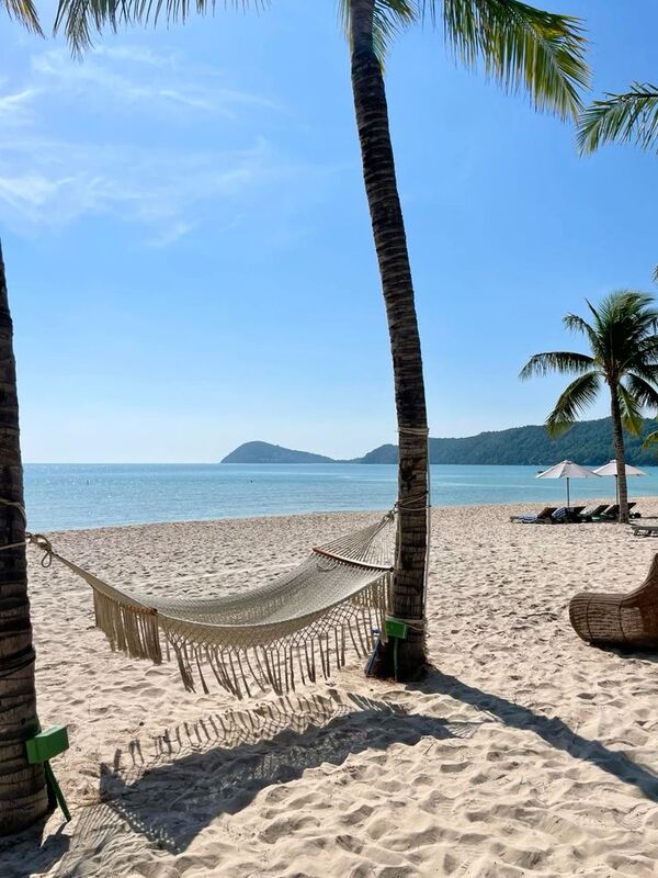 Tuần trăng mật Phú Quốc với bãi biển xanh