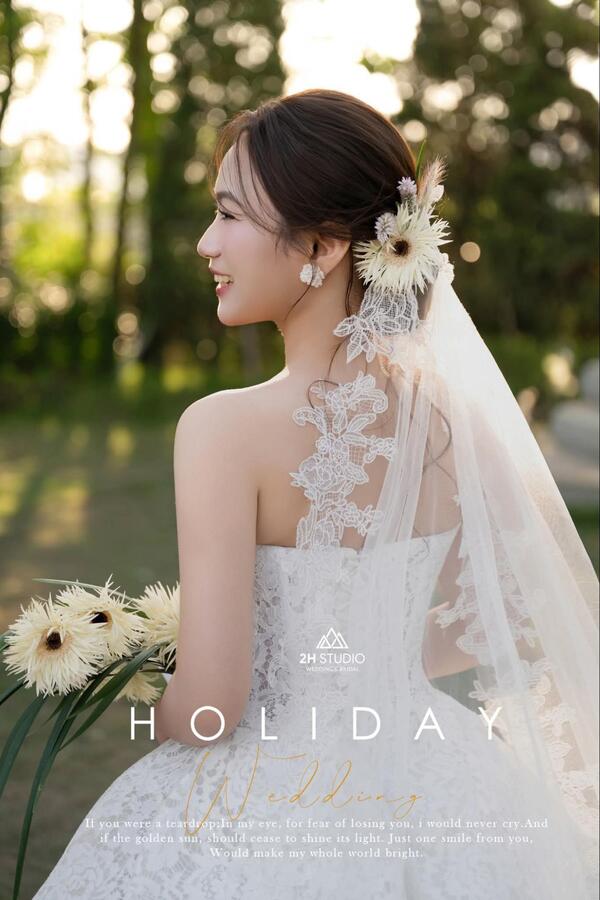 Cách chọn váy cưới cho cô dâu có vòng 1 nhỏ đẹp tinh tế, tự tin theo cách riêng