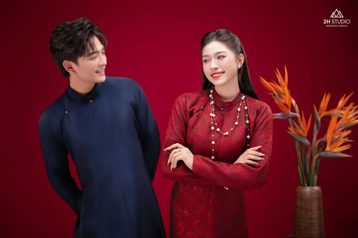 Tổng hợp các concept chụp ảnh cưới nền đỏ dẫn đầu xu hướng hiện nay