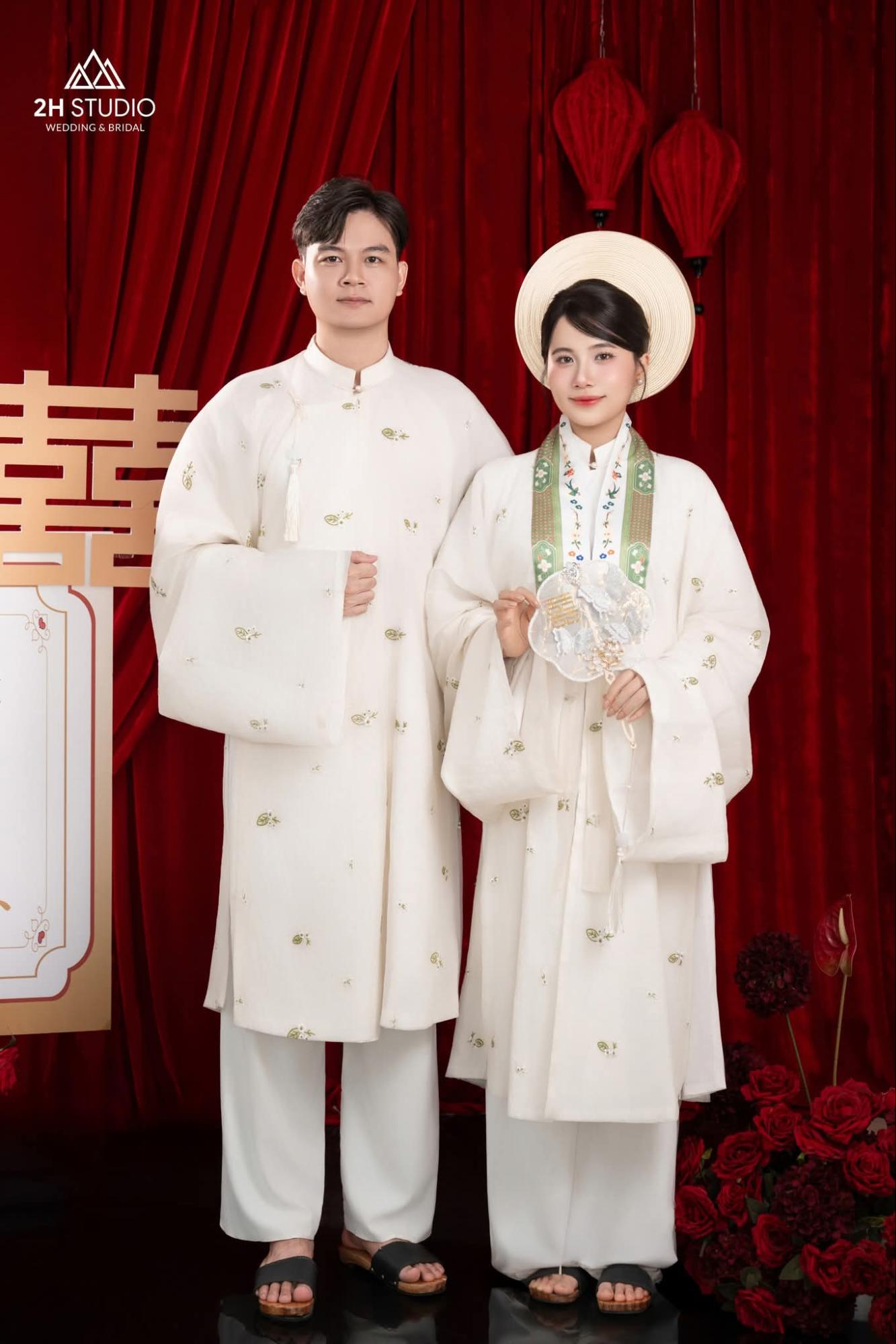 Tổng hợp các concept chụp ảnh cưới nền đỏ dẫn đầu xu hướng hiện nay