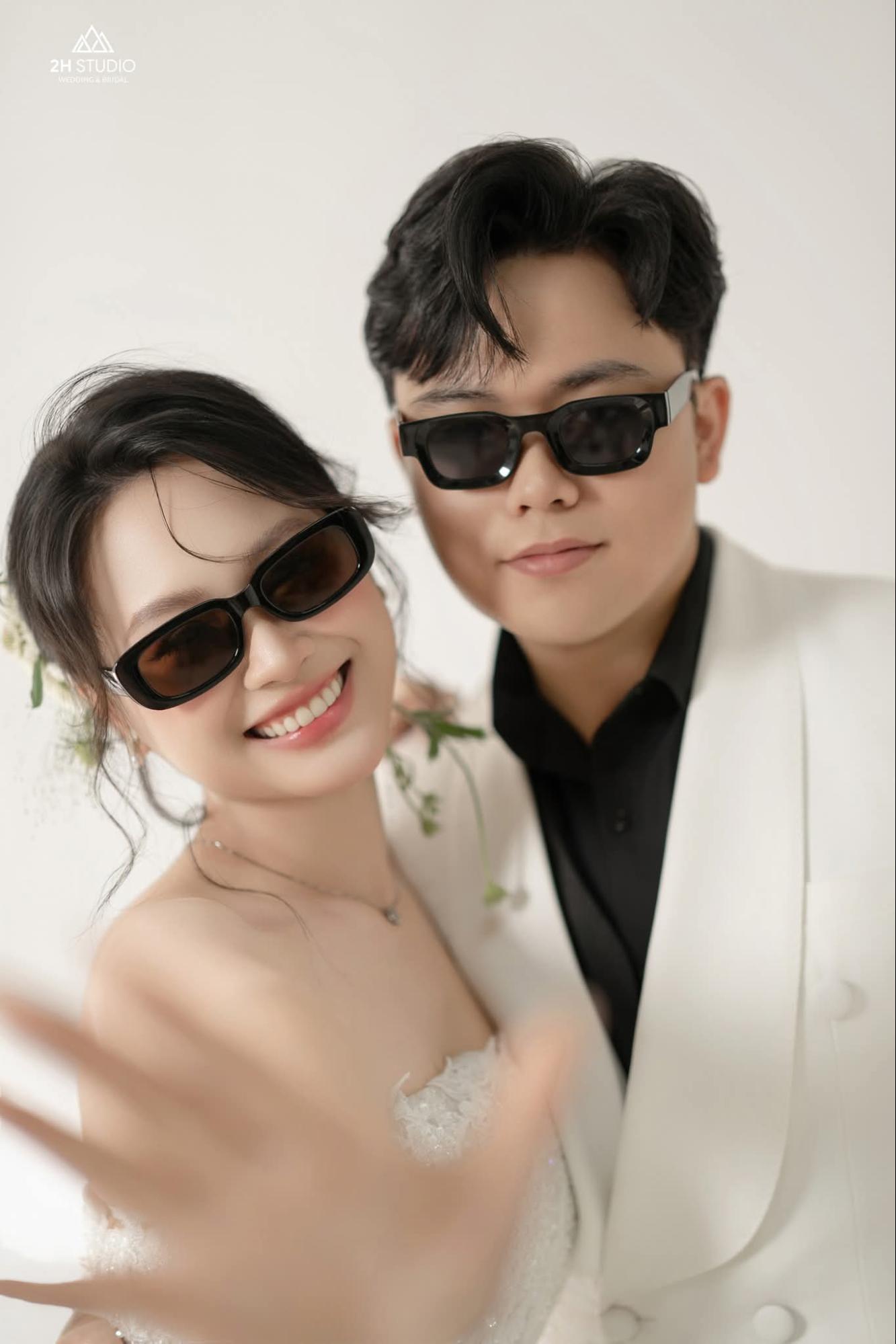 Lý do khiến chụp ảnh cưới nền trắng lại được yêu thích hiện nay