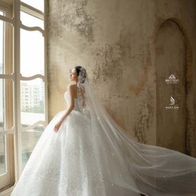 Cách chọn khăn voan cô dâu phù hợp với kiểu tóc và dáng váy