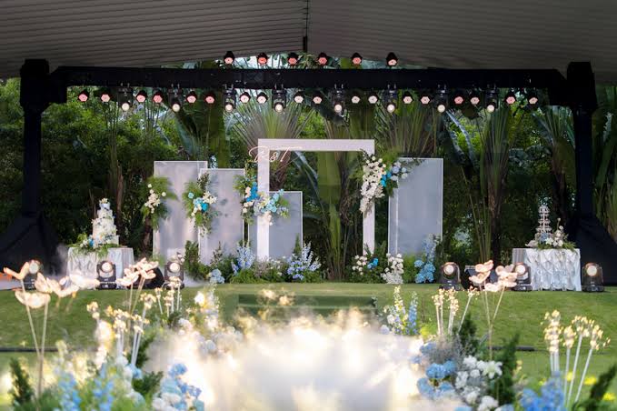 Bí quyết trang trí tiệc cưới ngoài trời cực kỳ ấn tượng