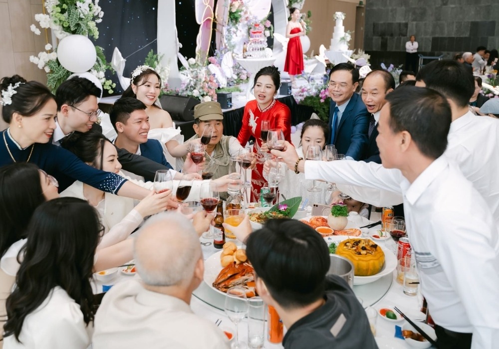 Cách mời rượu đám cưới tránh sai sót 