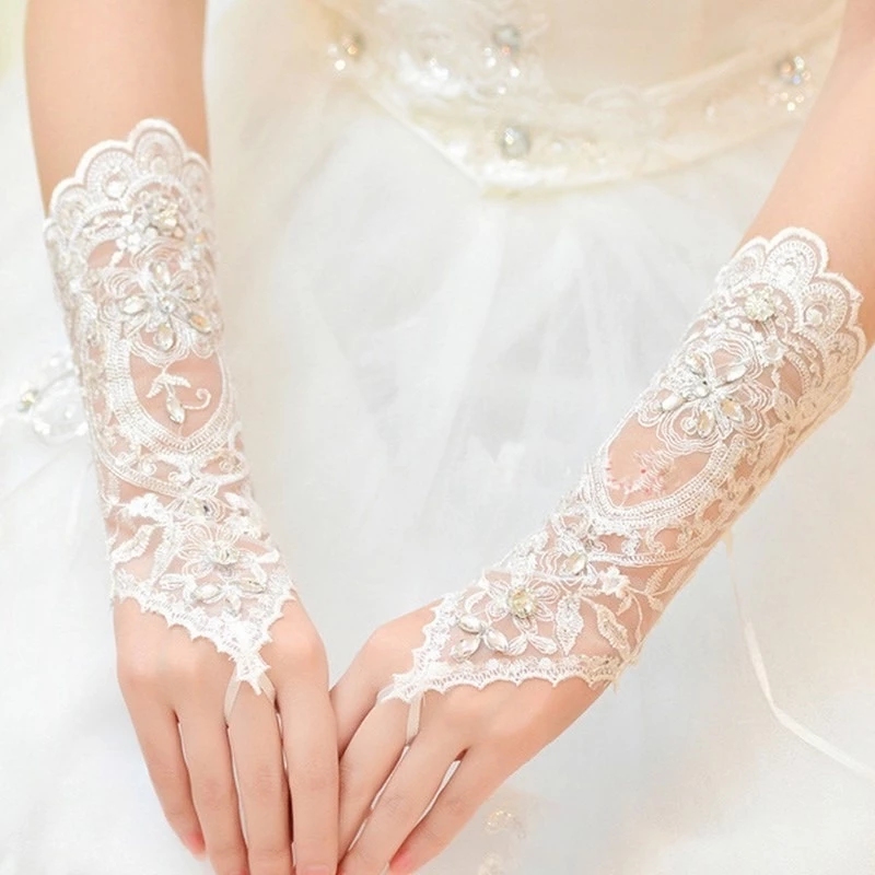 Găng tay hở ngón cá tính 