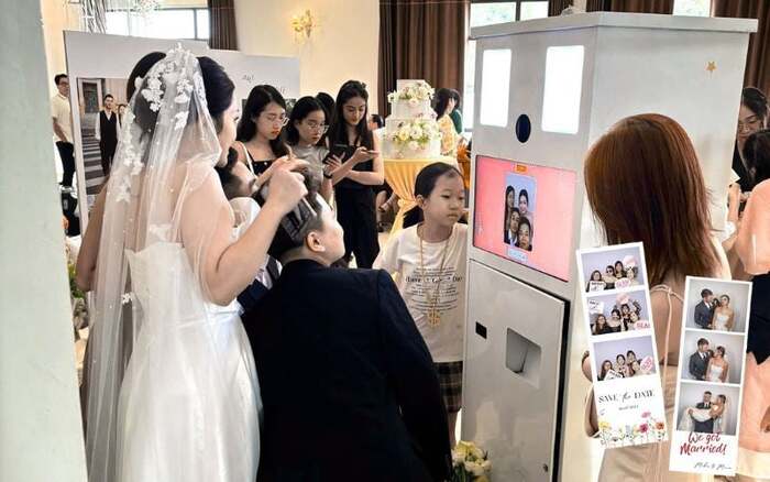 Lợi ích tuyệt vời khi đặt photobooth tại tiệc cưới