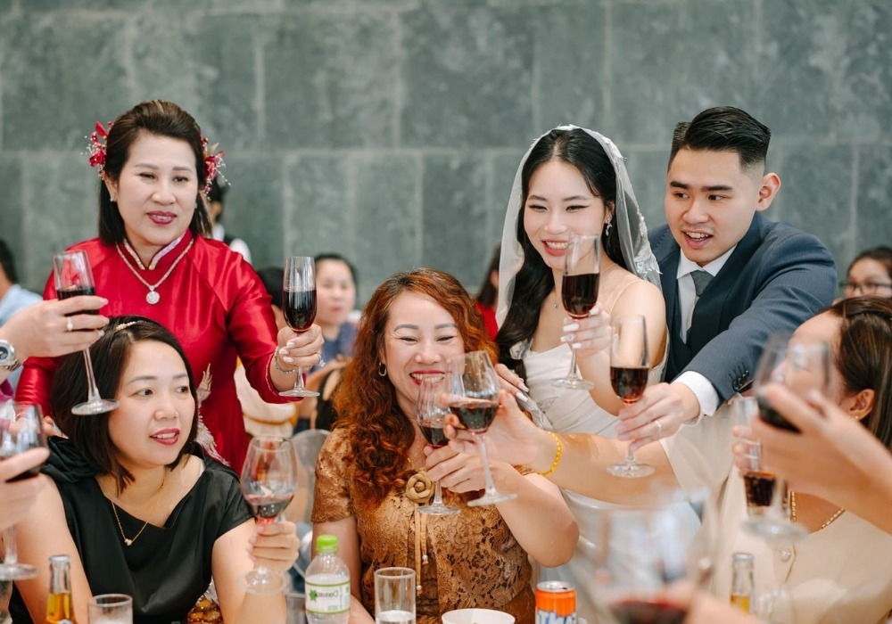 Lưu ý "vàng" để giữ sức khỏe khi mời rượu đám cưới