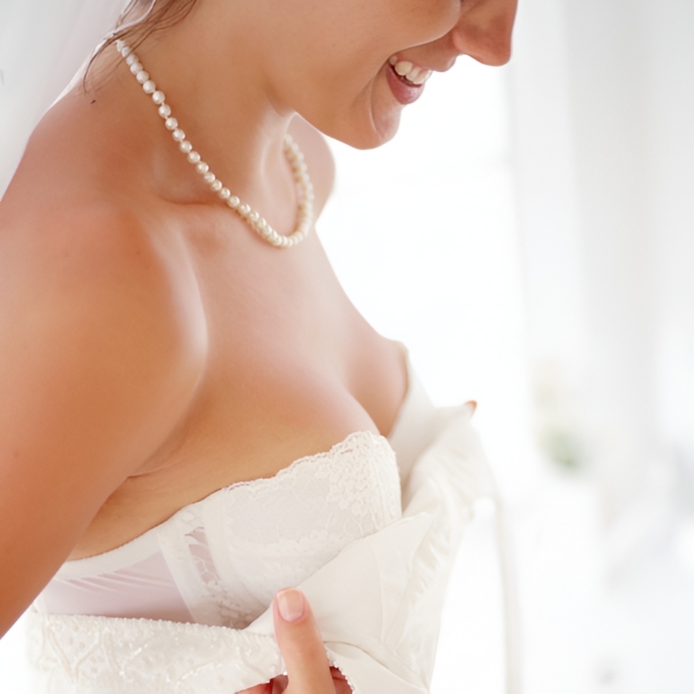 Mặc váy cưới nên chọn áo lót như thế nào? 