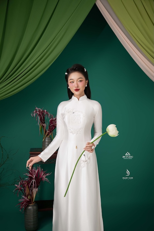 áo dài cưới cho người thấp