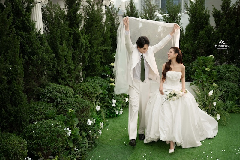 ảnh cưới trên sân thượng