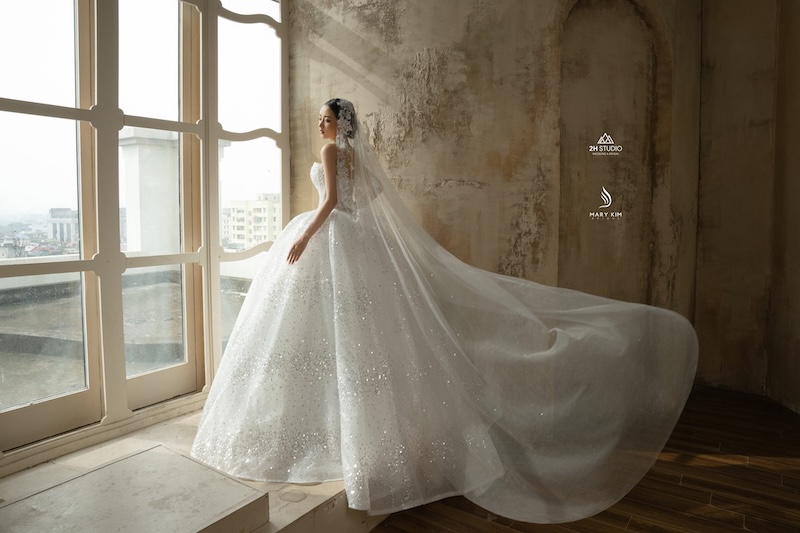váy cưới ball gown